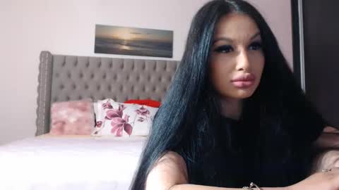 Lisa online show from 04.15.26