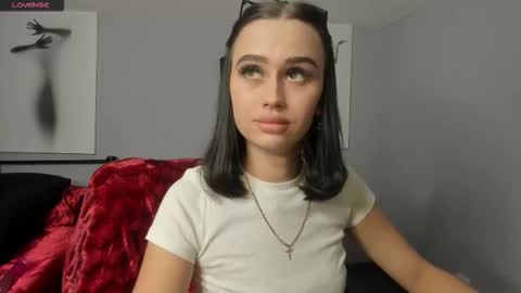 Snapshot of lisa__johnson chatting on 10.21.25 lisa__johnson online show from 10.21.25