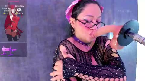 Snapshot of lisa_milf_ chatting on 09.13.25 Lisa online show from 09.13.25