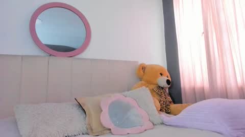 Snapshot of lisaa_a chatting on 02.25.25 Lisa online show from 02.25.25