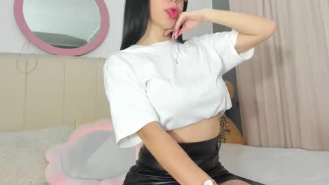 Snapshot of lisaa_a chatting on 03.01.25 Lisa online show from 03.01.25