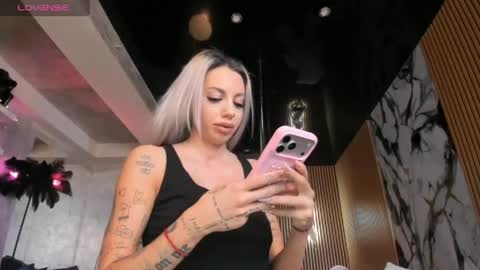 onlyfans-lisaakira instagram-lisaakira9  twitter-lisaakira4 online show from 04.01.26