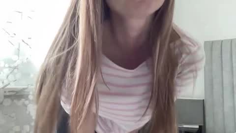 Snapshot of lisaflower1 chatting on 04.06.26 Lisa online show from 04.06.26