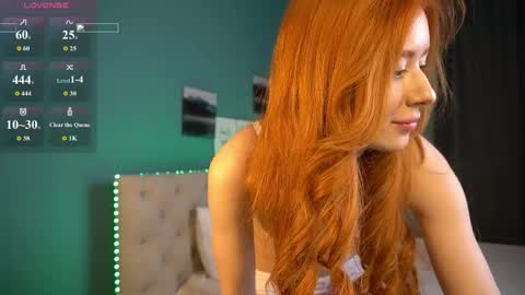 Snapshot of lisafoxy_ chatting on 04.19.26 Lisa online show from 04.19.26