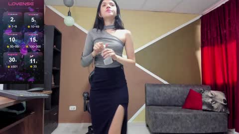 Lisa Gray Independent Model online show from 01.10.25