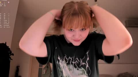 -Lisa- Help me to reach 100 thumbs up3 online show from 12.08.24