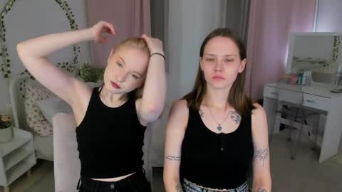 Lisa blonde  Alisa brunette online show from 04.04.26