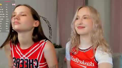 Snapshot of lisaluve chatting on 07.02.26 Lisa blonde Alisa brunette online show from 07.02.26