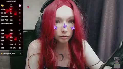 Snapshot of lisamoth chatting on 09.30.25 lisamoth online show from 09.30.25