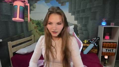 Snapshot of lisaporters chatting on 02.08.25 Lisa online show from 02.08.25