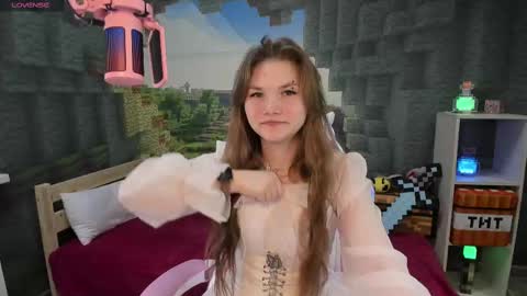 Snapshot of lisaporters chatting on 02.10.25 Lisa online show from 02.10.25