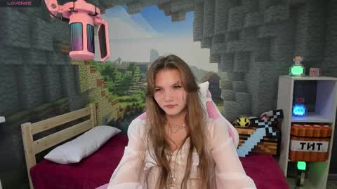 Snapshot of lisaporters chatting on 02.11.25 Lisa online show from 02.11.25