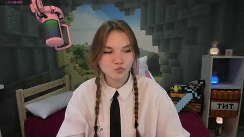 Snapshot of lisaporters chatting on 02.11.25 Lisa online show from 02.11.25