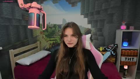 Snapshot of lisaporters chatting on 02.13.25 Lisa online show from 02.13.25