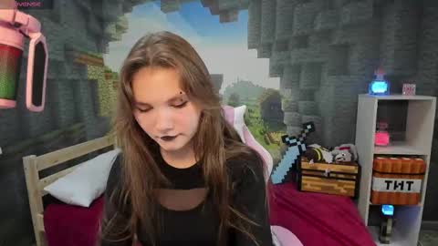 Snapshot of lisaporters chatting on 02.22.25 Lisa online show from 02.22.25