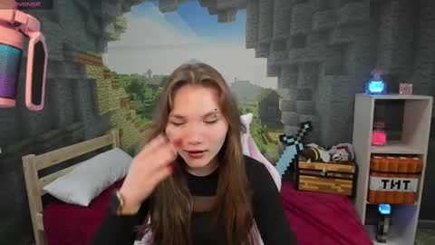 Snapshot of lisaporters chatting on 02.22.25 Lisa online show from 02.22.25