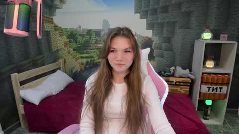 Snapshot of lisaporters chatting on 02.23.25 Lisa online show from 02.23.25