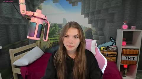 Snapshot of lisaporters chatting on 03.12.25 Lisa online show from 03.12.25