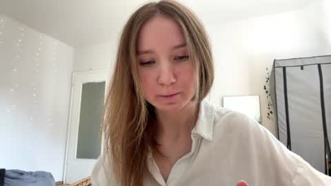 Snapshot of lisasmall chatting on 06.10.26 lisasmall online show from 06.10.26