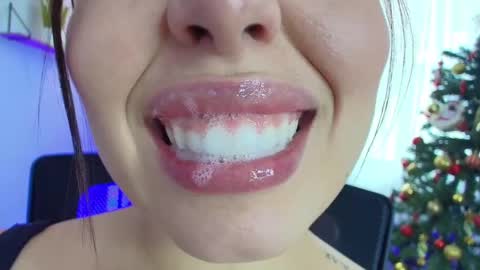 Lisbet online show from 01.09.25