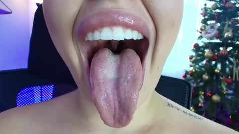 Lisbet online show from 01.15.25