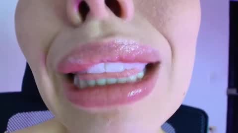 Lisbet online show from 11.15.25