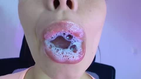 Lisbet online show from 11.22.25