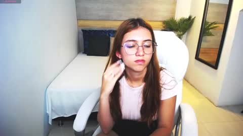 Liseth Fox online show from 02.26.25