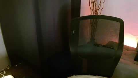 Snapshot of liss_petty chatting on 06.25.26 Liss online show from 06.25.26