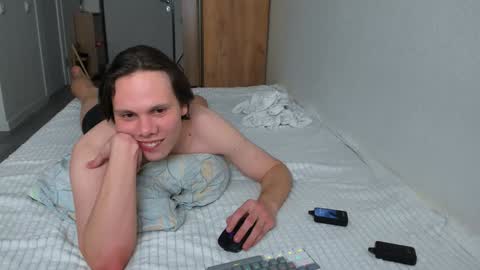 Snapshot of lissa_alfie chatting on 12.14.24 Alfie online show from 12.14.24