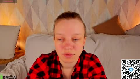 Snapshot of lissa_kitsune chatting on 05.18.26 Lissa online show from 05.18.26