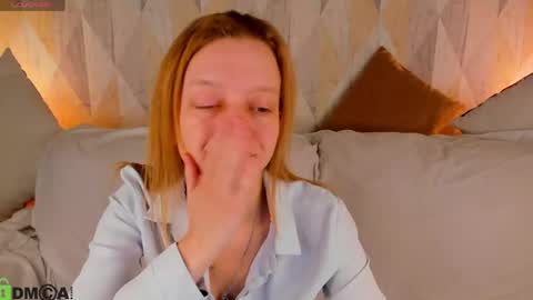 Snapshot of lissa_kitsune chatting on 05.22.26 Lissa online show from 05.22.26
