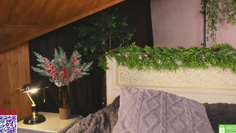 your Liza again. Next stream Dec. 1  at 2 or 3  GMT online show from 12.14.25