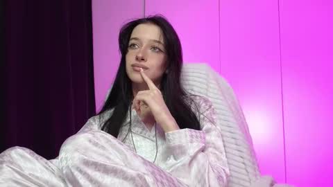 Snapshot of lissaelison chatting on 10.10.25 lissaelison online show from 10.10.25