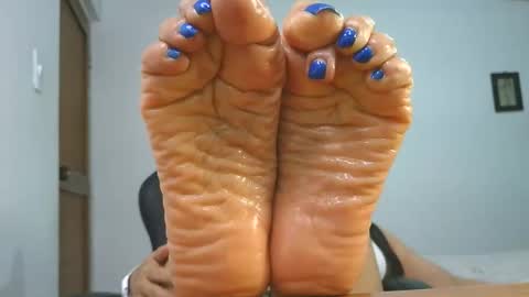 Lissafeethot online show from 12.17.25