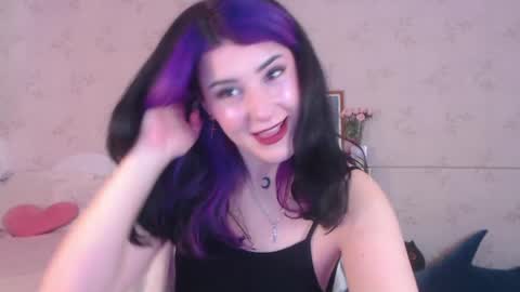 Snapshot of lissalucy chatting on 04.27.26 Alice Dont forget to thumbs up its very important online show from 04.27.26