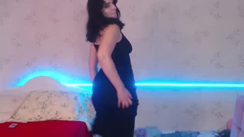 Snapshot of lissalucy chatting on 06.29.26 Alice Dont forget to thumbs up its very important online show from 06.29.26