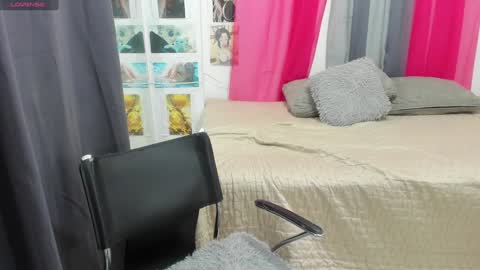 Snapshot of lissavillalobos chatting on 01.08.25 lissa online show from 01.08.25
