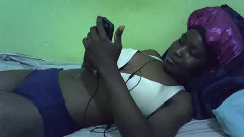 Snapshot of lisssa01 chatting on 09.28.25 lisssa01 online show from 09.28.25