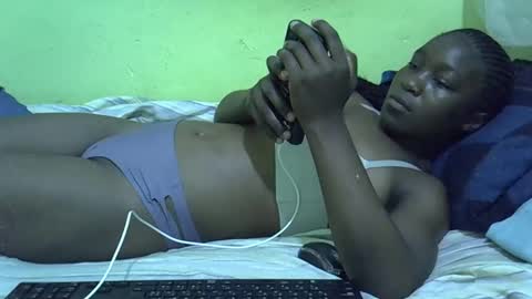 Snapshot of lisssa01 chatting on 12.03.25 lisssa01 online show from 12.03.25