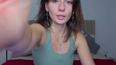 Snapshot of lit1le_mia chatting on 11.17.25 lit1le_mia online show from 11.17.25