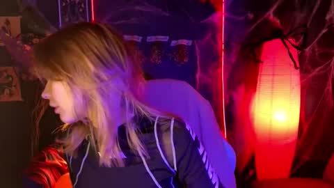 Lena online show from 10.19.25