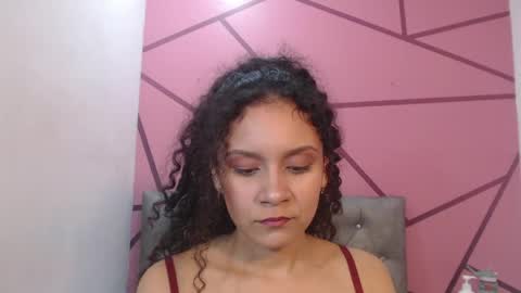 Snapshot of little18doll chatting on 05.09.26 little18doll online show from 05.09.26