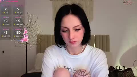 Snapshot of little1_molly chatting on 06.17.26 Molly online show from 06.17.26