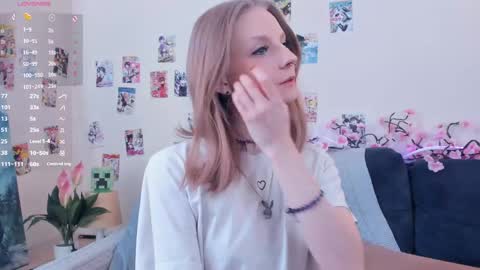 Snapshot of little__caprice chatting on 05.02.26 Bella online show from 05.02.26
