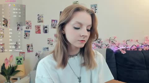 Snapshot of little__caprice chatting on 05.08.26 Bella online show from 05.08.26