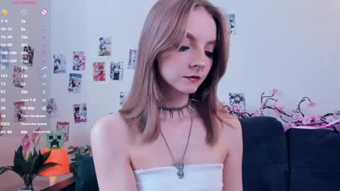 Snapshot of little__caprice chatting on 05.26.26 Bella online show from 05.26.26
