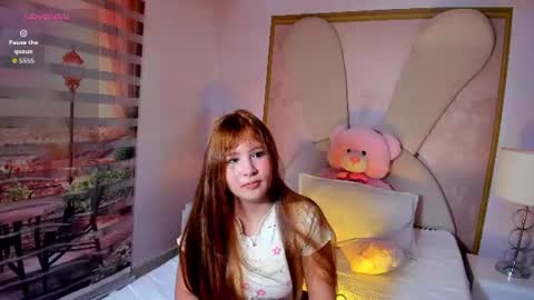 Snapshot of little__doll18 chatting on 06.23.26 little__doll18 online show from 06.23.26