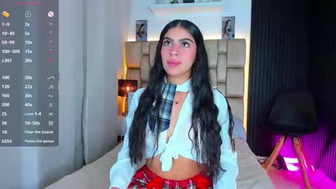 Sophie ---- connected from 1400 to 2100 Colombia time online show from 01.31.26