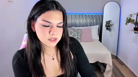 Snapshot of little_alli chatting on 06.24.26 L I T T L E A L L I online show from 06.24.26